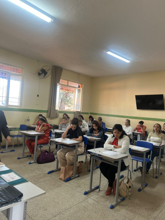 Concurso Público de 2024 em Jequitibá atrai mais de 800 candidatos em busca de 88 vagas, que incluem também pessoas com deficiências especiais.