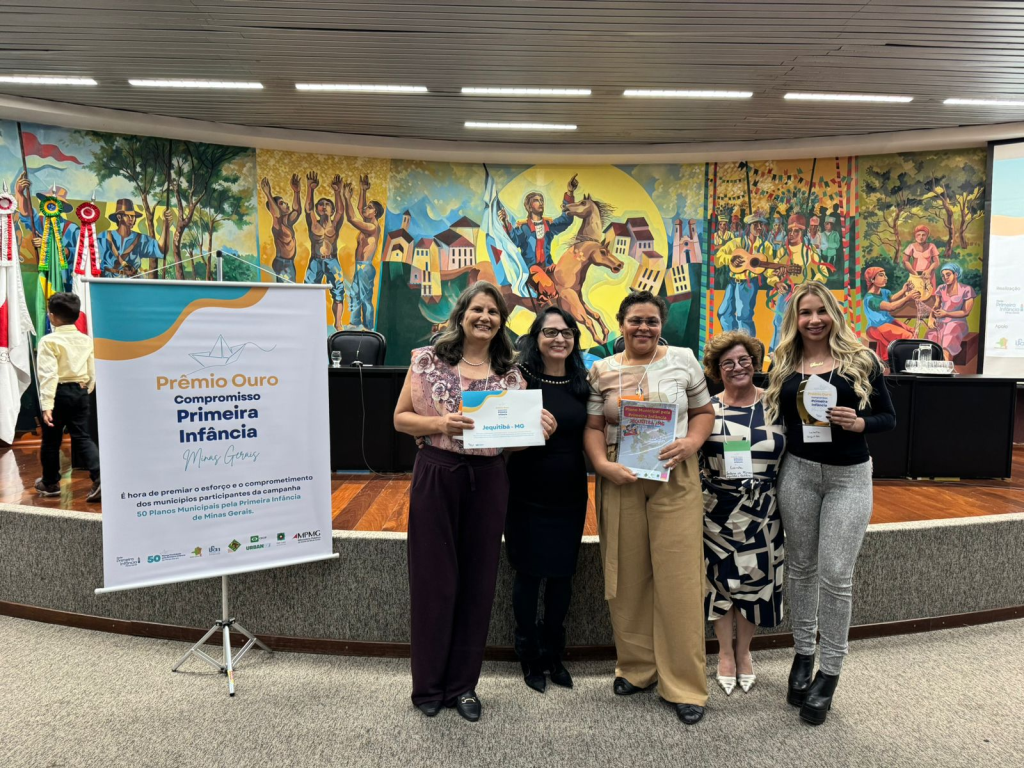 Jequitibá Recebe Prêmio Ouro no Evento de Premiação dos 50 Planos Municipais pela Primeira Infância de Minas Gerais 
